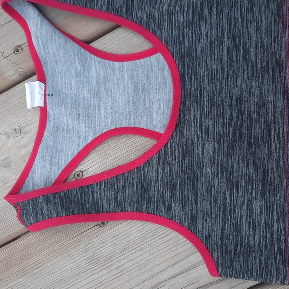 Workout tank - Picture 2 of 7